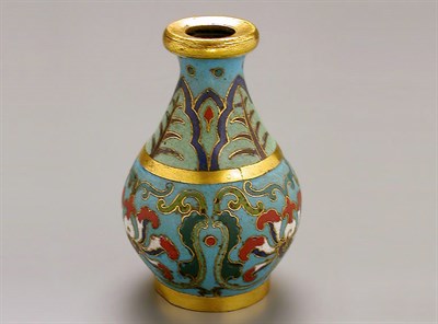 Lot 68 - SMALL BLUE GROUND CLOISONNE YUHUCHUNPING 18th...