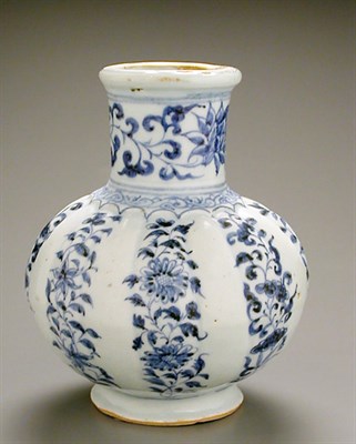Lot 73 - RARE BLUE AND WHITE PORCELAIN SIXTEEN-RIBBED...