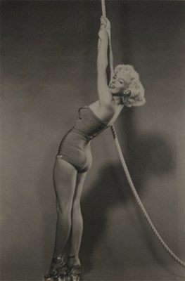 Lot 29 - MONROE, MARILYN Inscribed photograph. Silver...