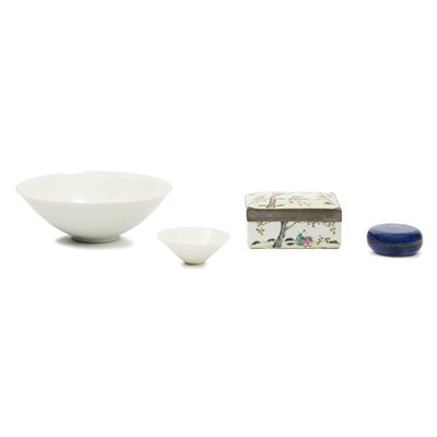 Lot 33 - Group of Four Chinese Porcelain Articles...