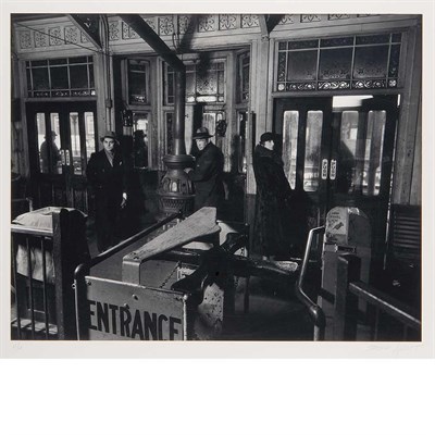 Lot 1 - ABBOTT, BERENICE (1898-1991) New York subway...