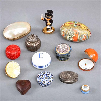 Lot 1140 - Group of Thirteen Small Boxes Including...