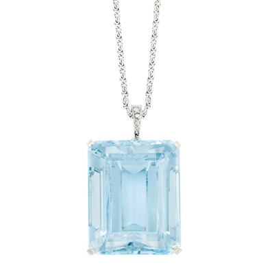 Lot 132 - Aquamarine Pendant with White Gold Chain